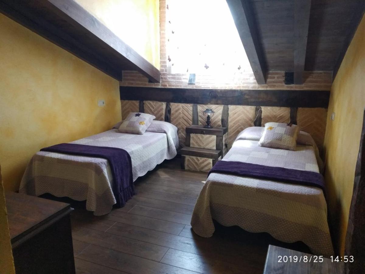 Casa Rural La Charolesa Aguilera ภายนอก รูปภาพ