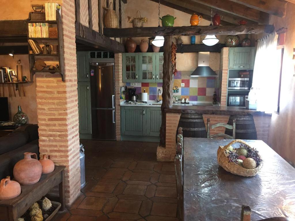 Casa Rural La Charolesa Aguilera ภายนอก รูปภาพ