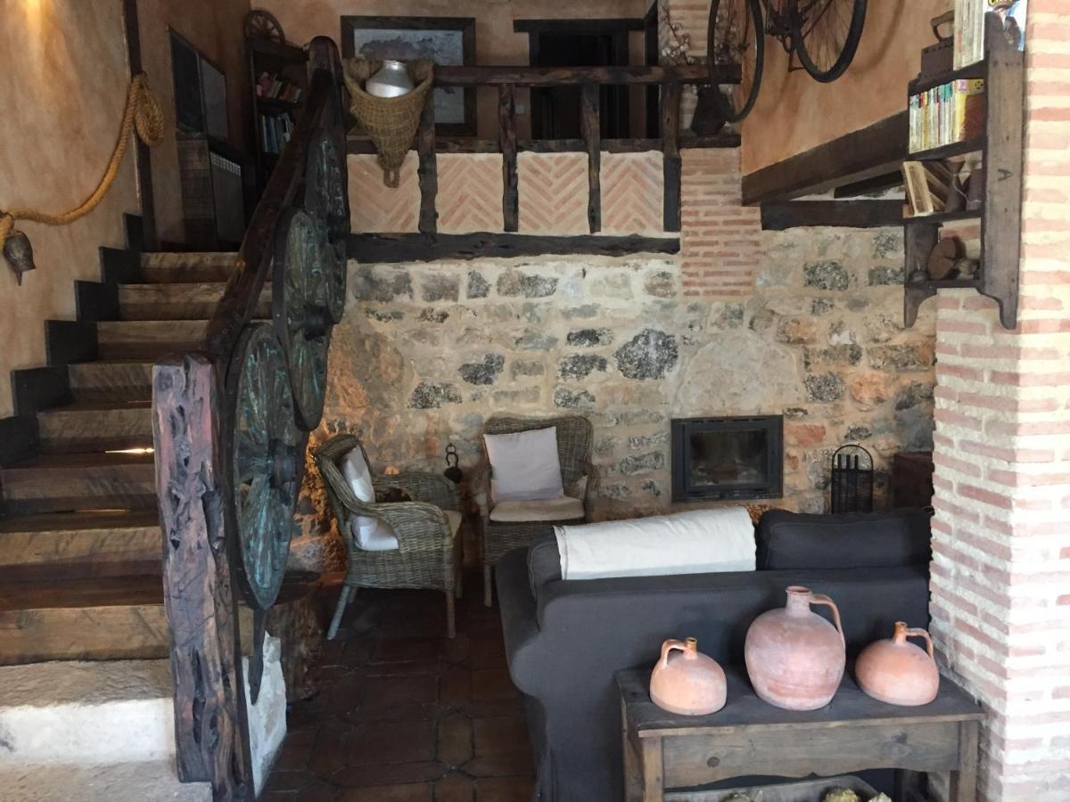 Casa Rural La Charolesa Aguilera ภายนอก รูปภาพ